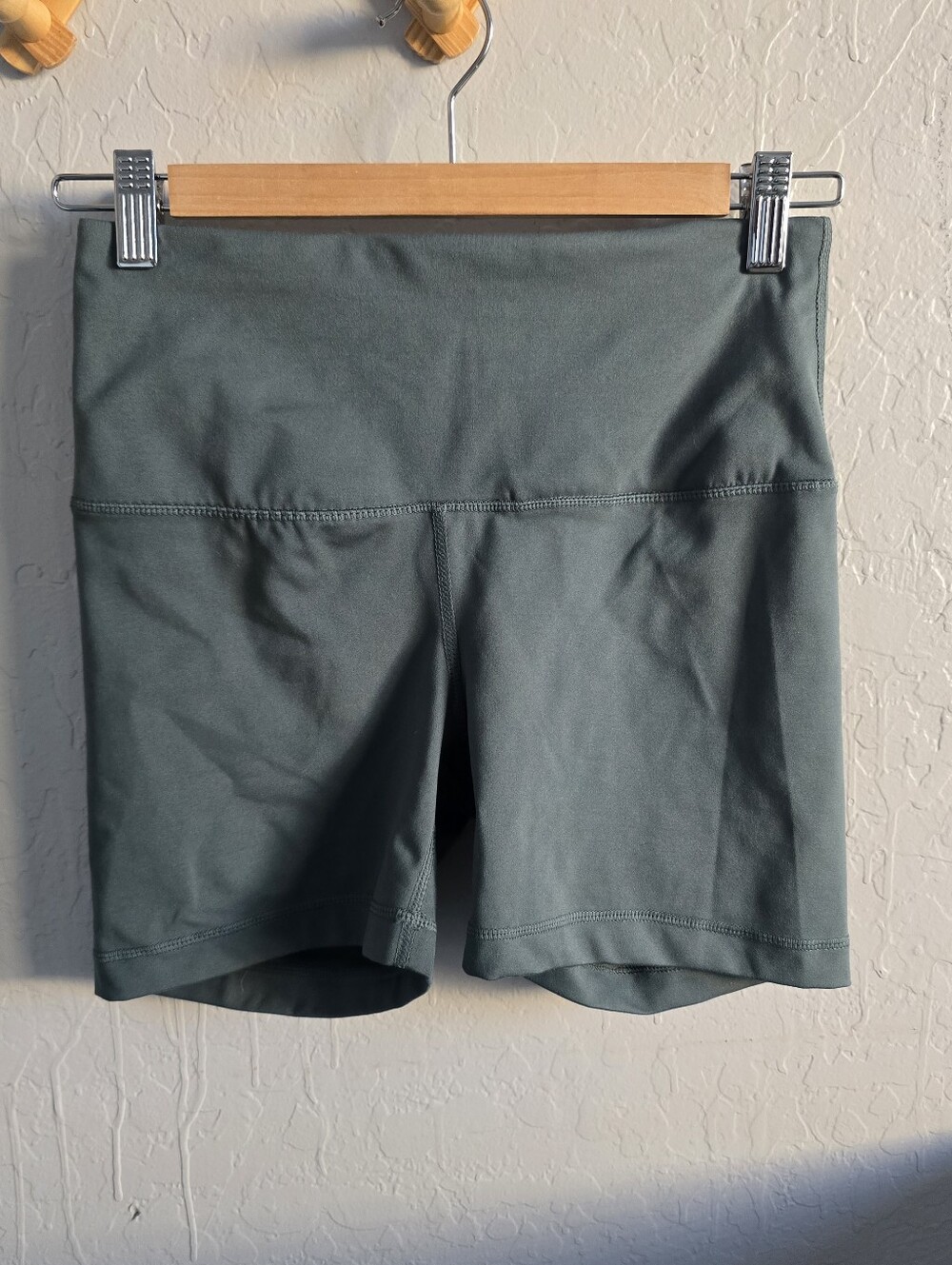 Yogalicious Lux Green Biker Shorts 5" Inch Size S